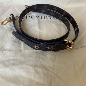 ❌SOLD❌ Louis Vuitton Pochette Métis Mono Strap